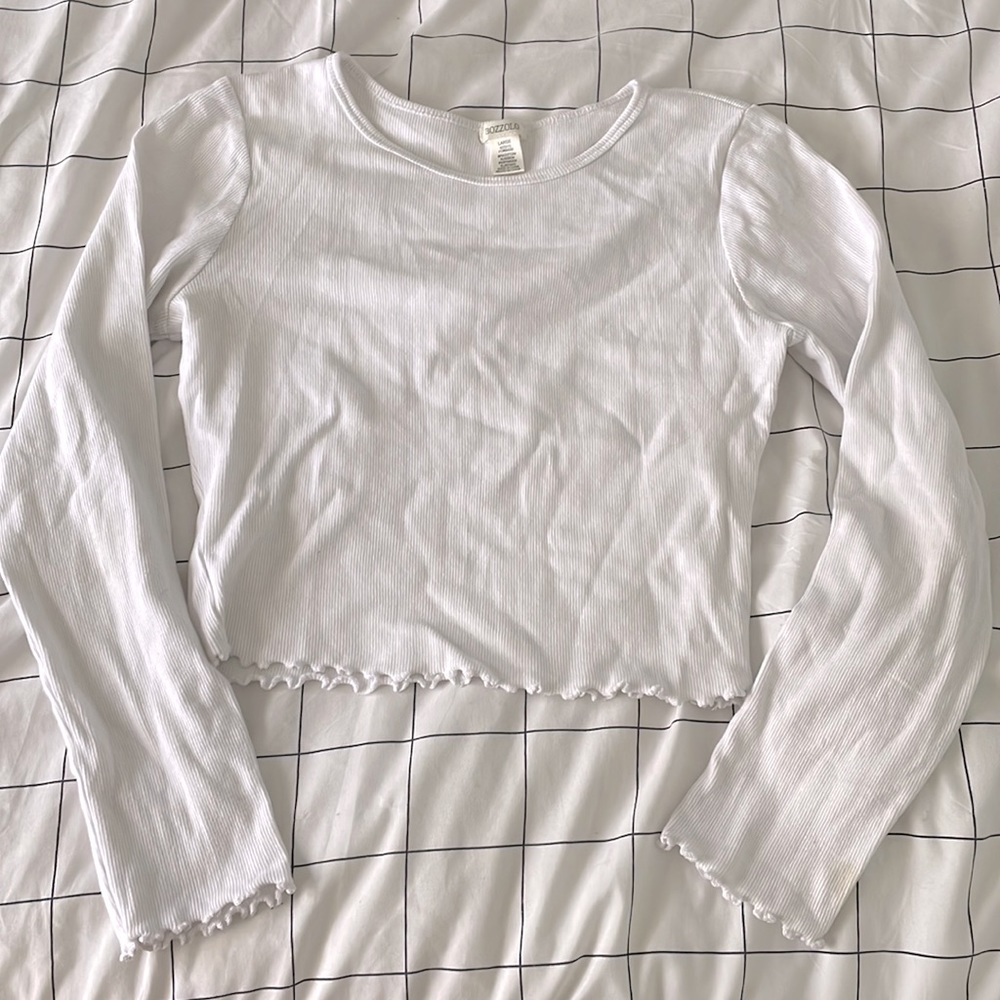 Large, White, Cropped, Bozzolo, Ribbed